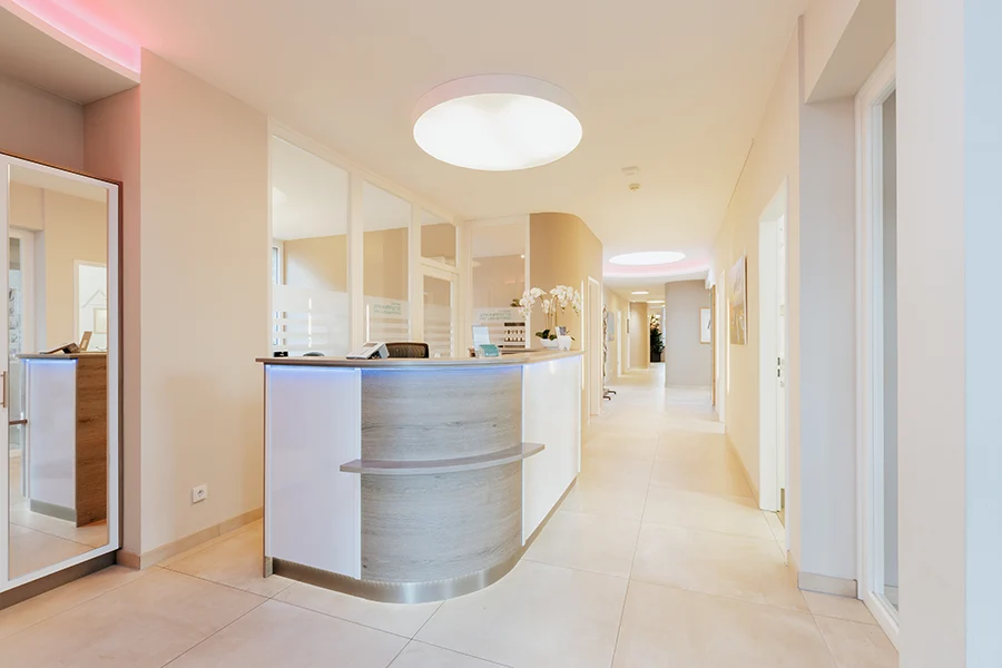 Zahnarztpraxis Limmer / Am Leinepark, Impressionen Empfangstheke